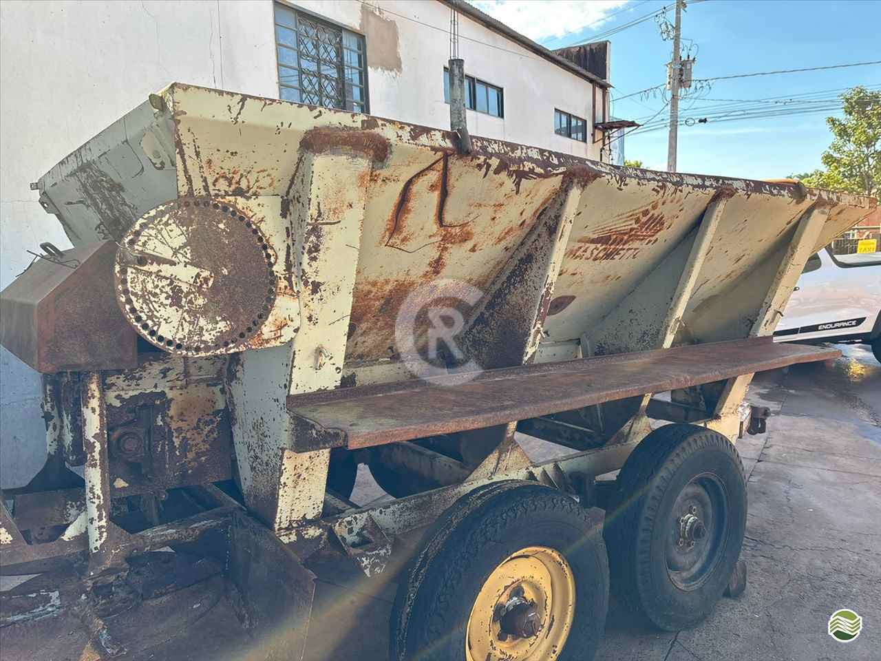 IMPLEMENTOS AGRICOLAS DISTRIBUIDOR CALCÁRIO 5500 Kg CR Máquinas Agrícolas CASSILANDIA MATO GROSSO DO SUL MS